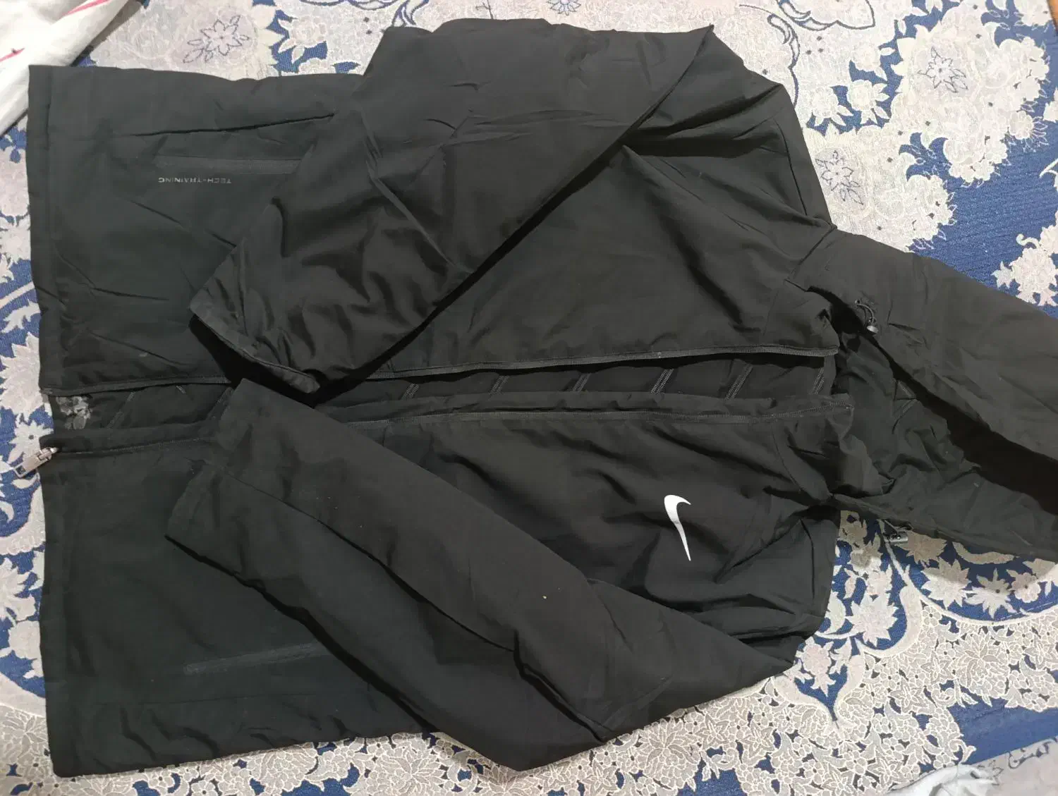 کاپشن|لباس|تهران, تختی|دیوار