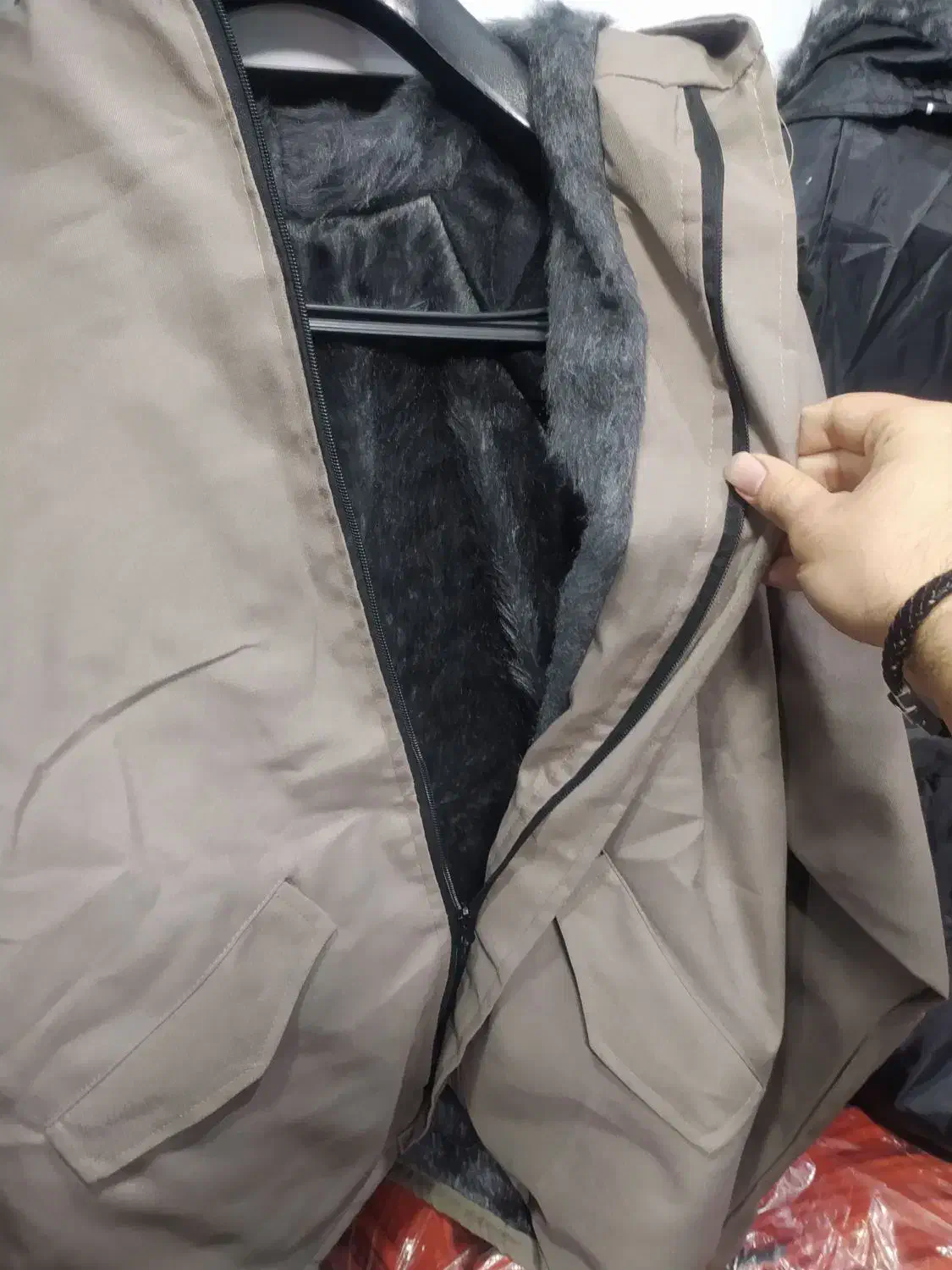 لباسکار کاپشن شلوار زمستان خزدار نمدی،بارانی وپانچ|لباس|تهران, حسنآباد|دیوار