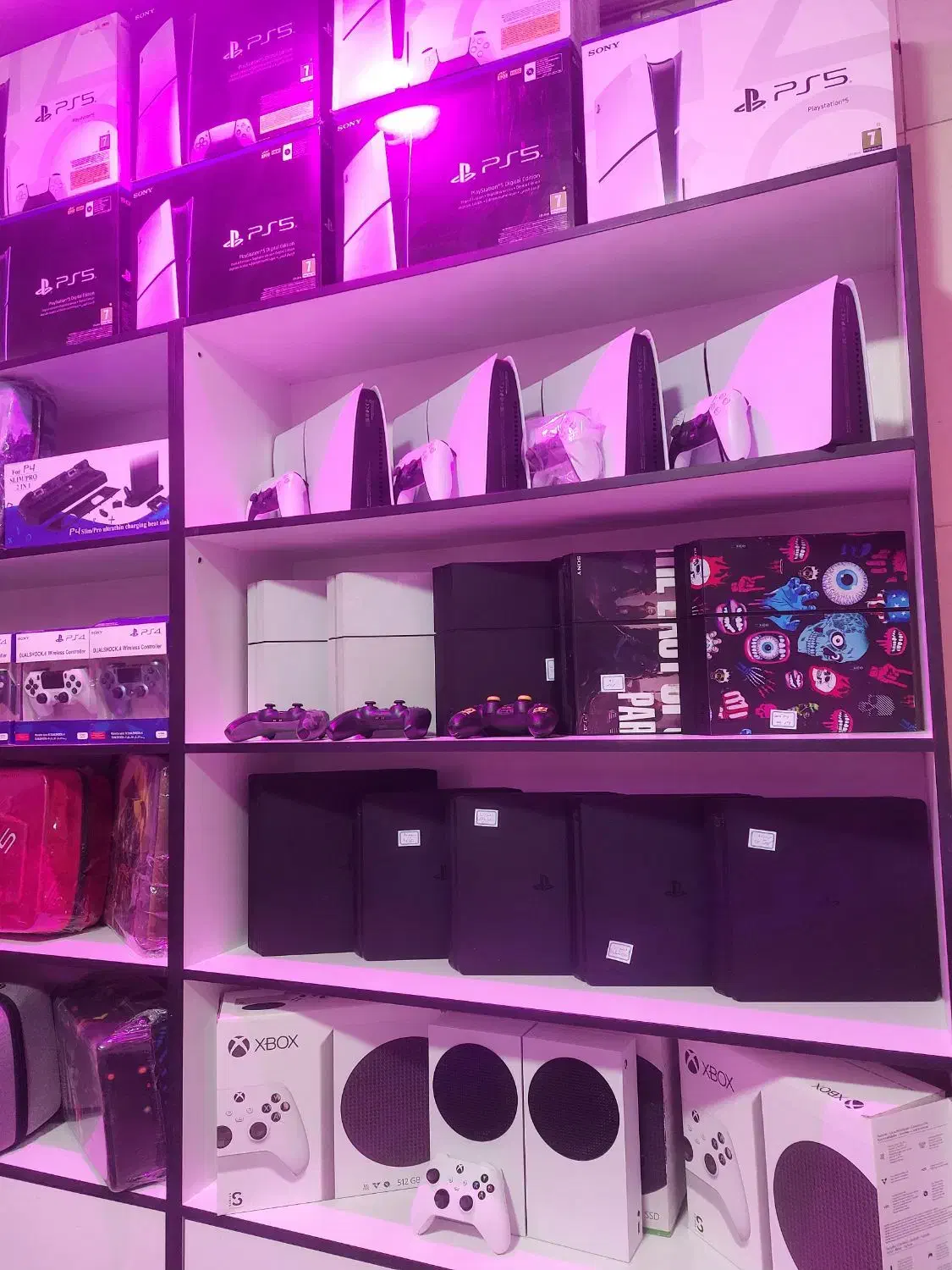 فروش کنسول بازی  پلی استیشن ps4 دو دسته|کنسول، بازی ویدئویی و آنلاین|اصفهان, شهرک کاوه|دیوار