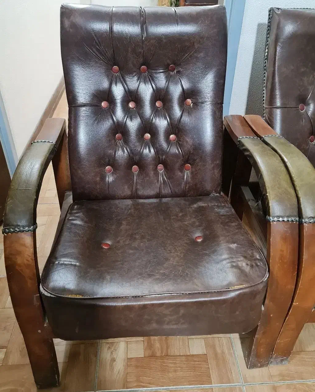 صندلی چوبی|مبلمان اداری|شاهین‌شهر, فردوسی|دیوار