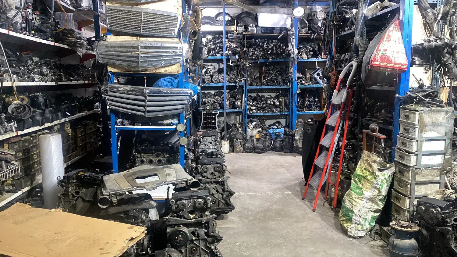 لوازم یدکی و قطعات مرسدس بنز|قطعات یدکی و لوازم جانبی|چهاردانگه (تهران), |دیوار