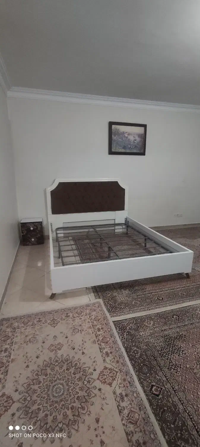 تخت خواب دو نفره تمیز|تخت و سرویس خواب|تهران, زیبادشت|دیوار