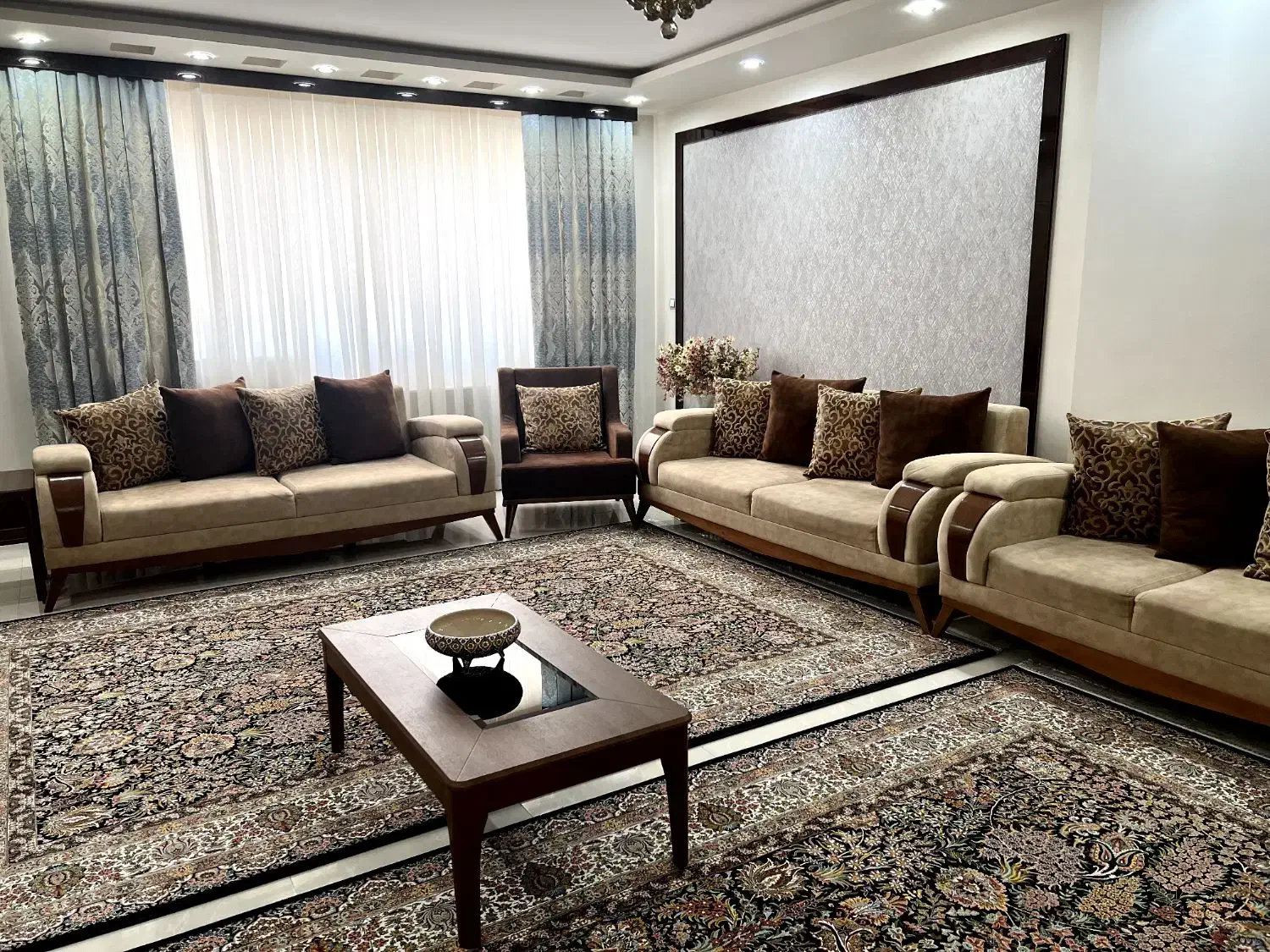 فروش مبل ۱۰ نفره|مبلمان خانگی و میز عسلی|شیراز, فضل‌آباد|دیوار