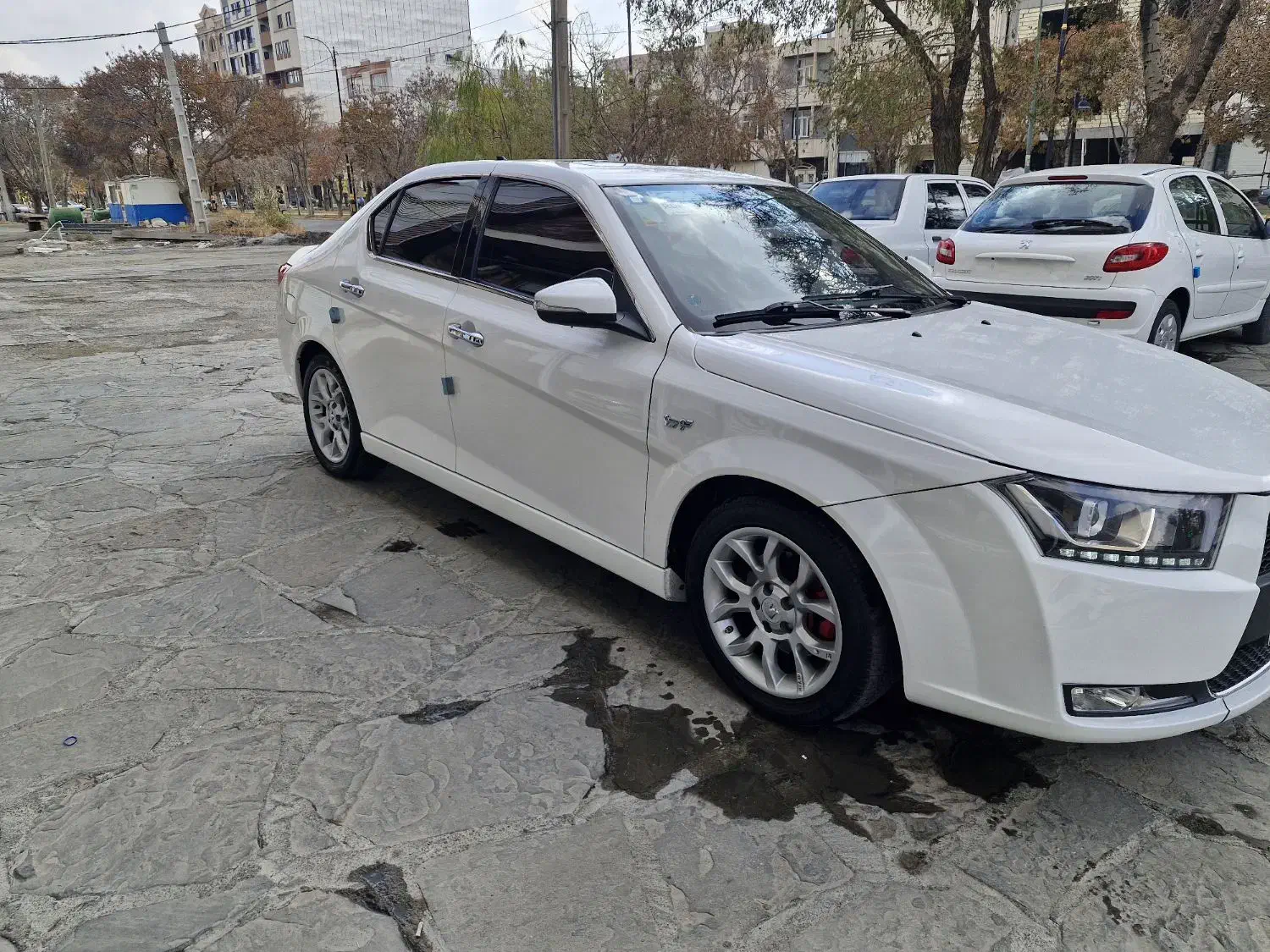 دنا پلاس آپشنال اتومات|خودرو سواری و وانت|بیجار, |دیوار