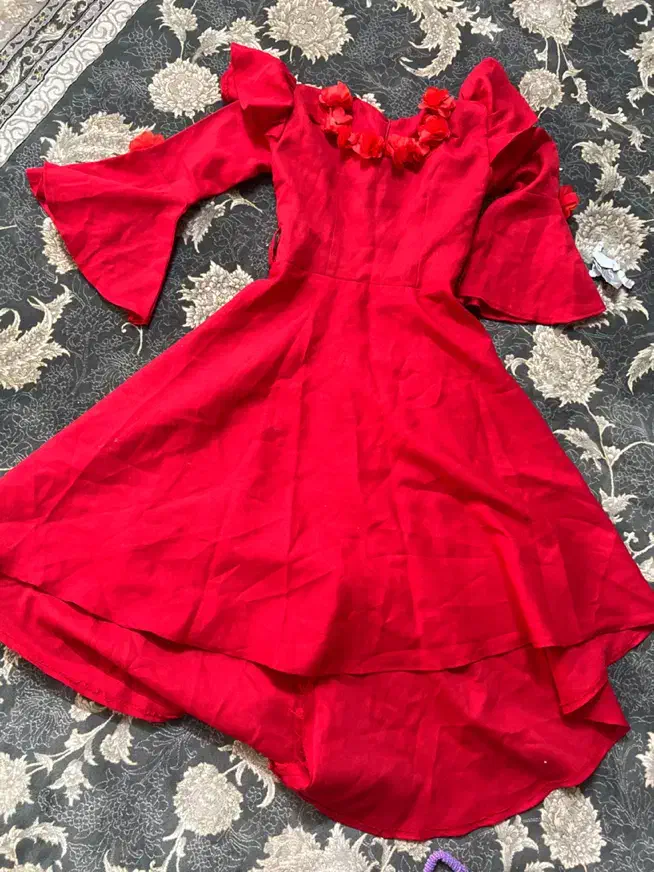 لباس دخترانه ۴سال و۹سال|کفش و لباس بچه|تربت جام, شهرک آزادگان|دیوار