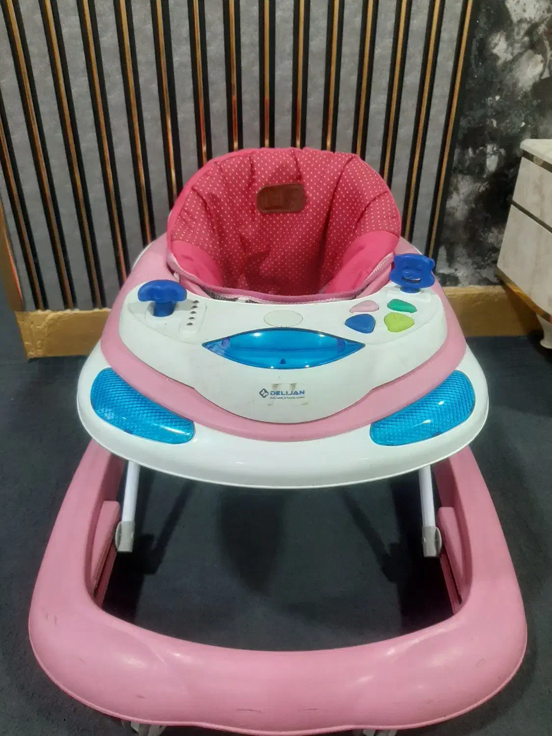 روروک بچه|کالسکه و لوازم جانبی|خرمشهر, |دیوار