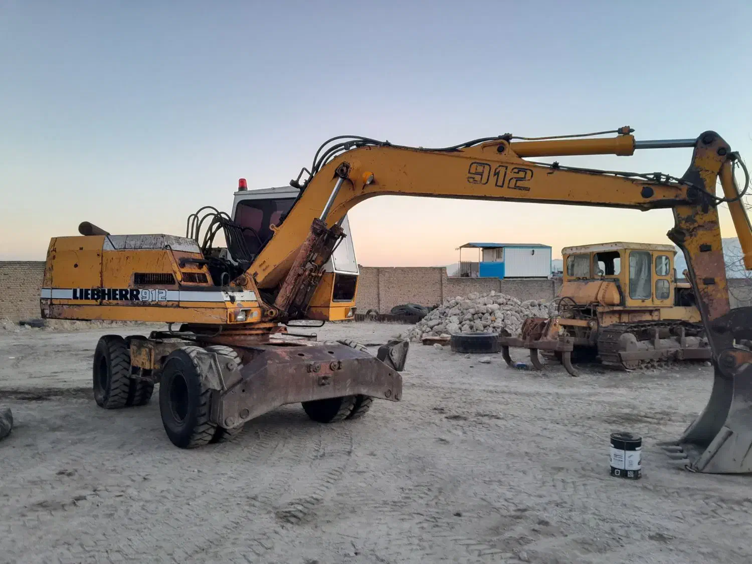 بیل مکانیکی ۹۱۲|خودرو سنگین|تهران, آسمان|دیوار