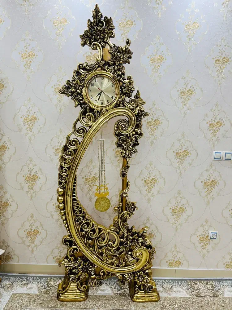 ساعت ایستاده در حد نو بدون خط وخش|ساعت دیواری و تزئینی|پارس‌آباد, |دیوار