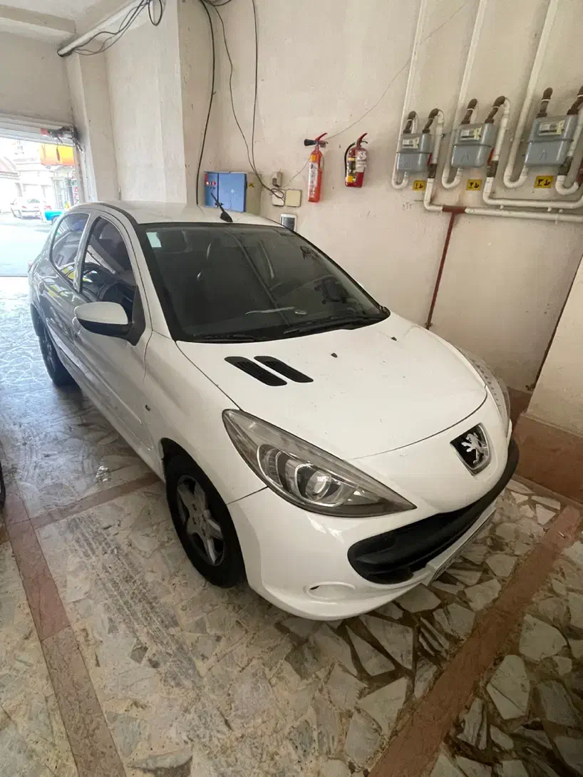 207 مدل ۹۸ بدون رنگ|خودرو سواری و وانت|رشت, معلم|دیوار