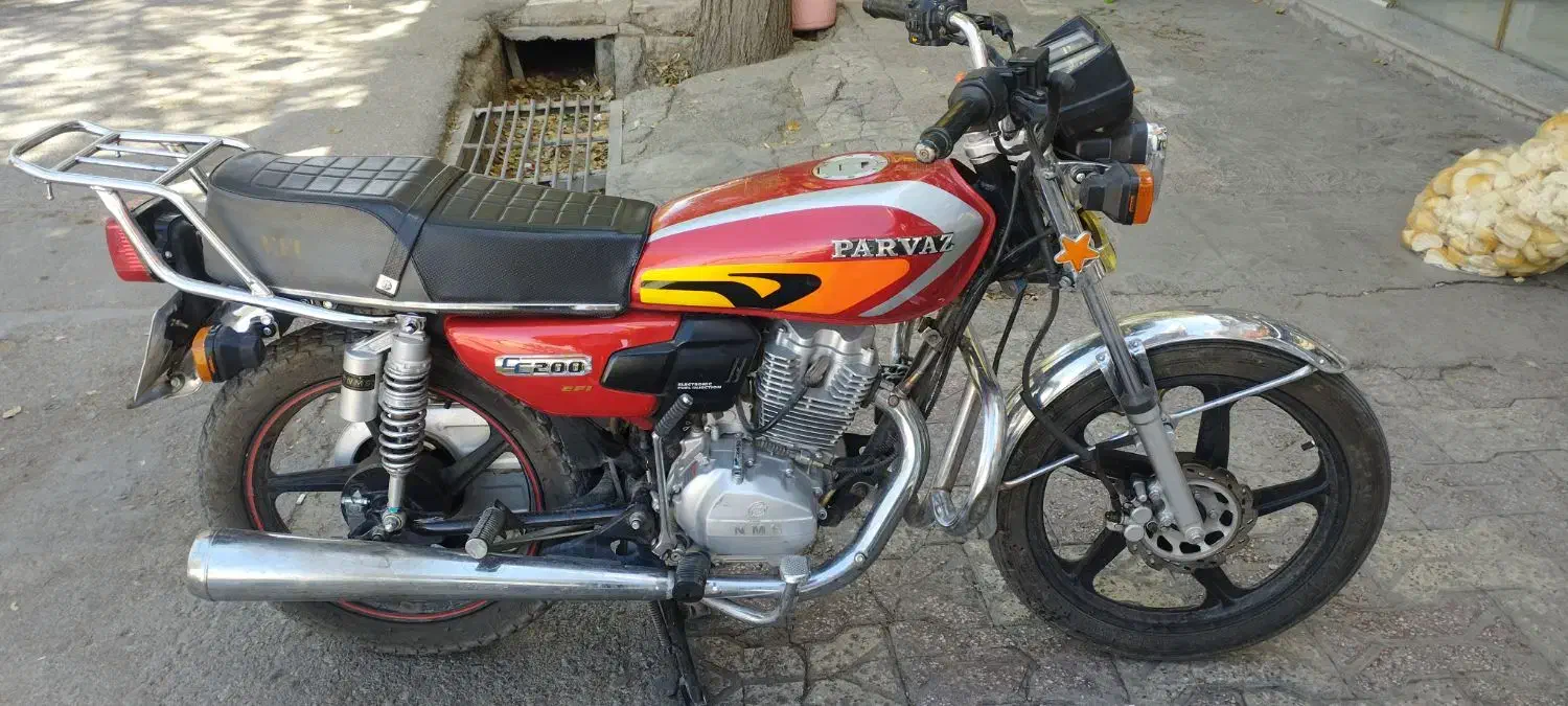 پرواز ۲۰۰ مدل ۱۴۰۲|موتورسیکلت|شهرضا, |دیوار