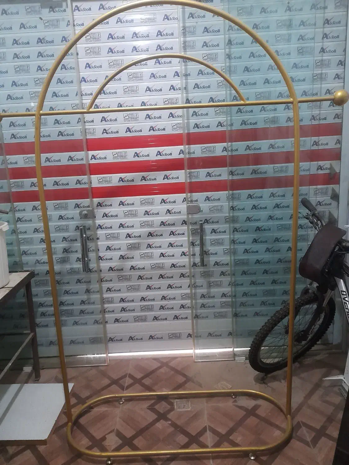 رگال لباس میز پیشخوان و صندلی و...|فروشگاه و مغازه|آبیک, |دیوار