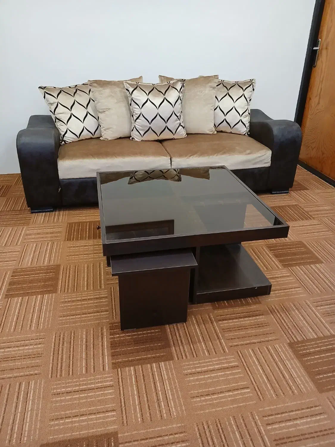 مبل چرم هفت نفره|مبلمان خانگی و میز عسلی|بندر انزلی, کارآموزی|دیوار