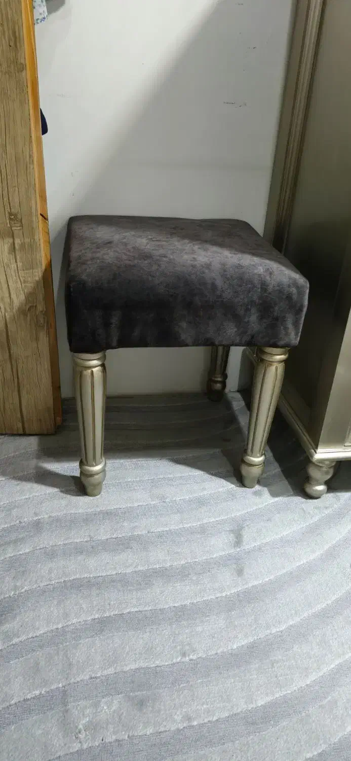 صندلی میز آرایش|صندلی و نیمکت|رباطکریم, رباطکریم|دیوار