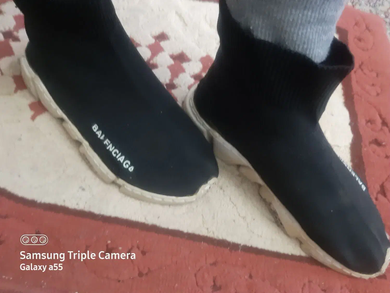 کفش|کیف، کفش، کمربند|نیشابور, عدالت|دیوار