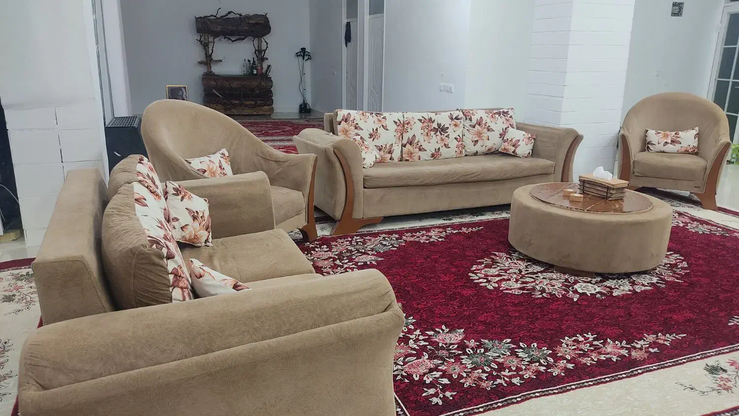 قالی و مبل|مبلمان خانگی و میز عسلی|لالی, |دیوار