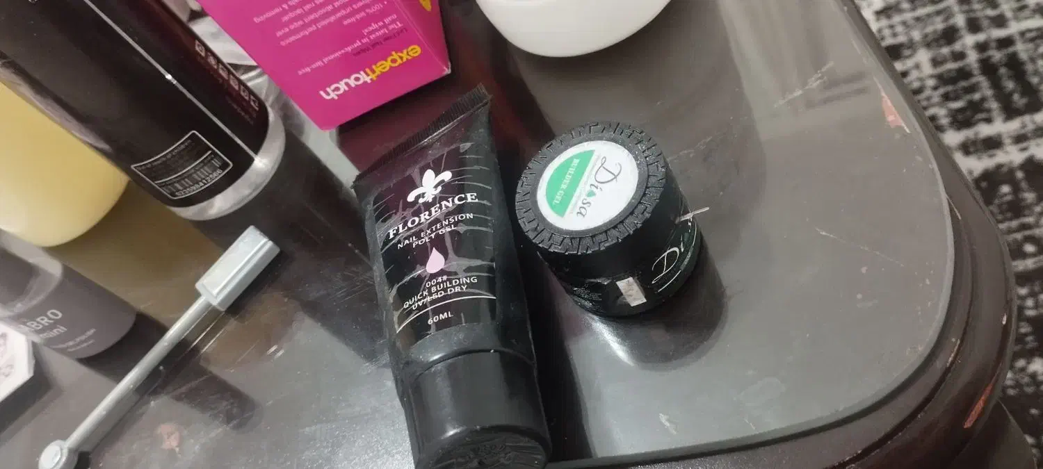 وسایل کاشت ناخن|آرایشگاه و سالن‌های زیبایی|کوهدشت, |دیوار