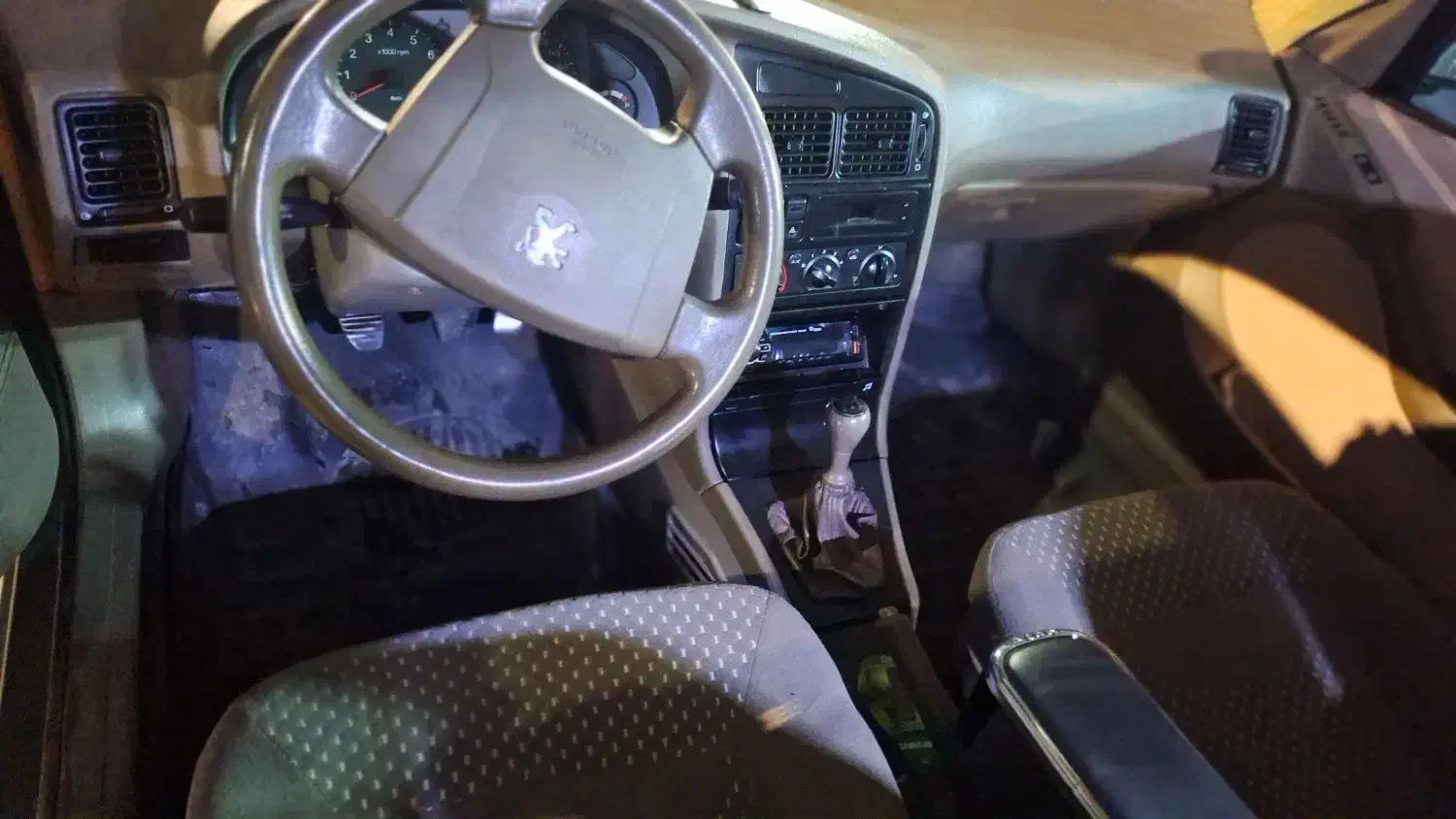 پژو 405 مدل 92|خودرو سواری و وانت|لاهیجان, گلستان|دیوار