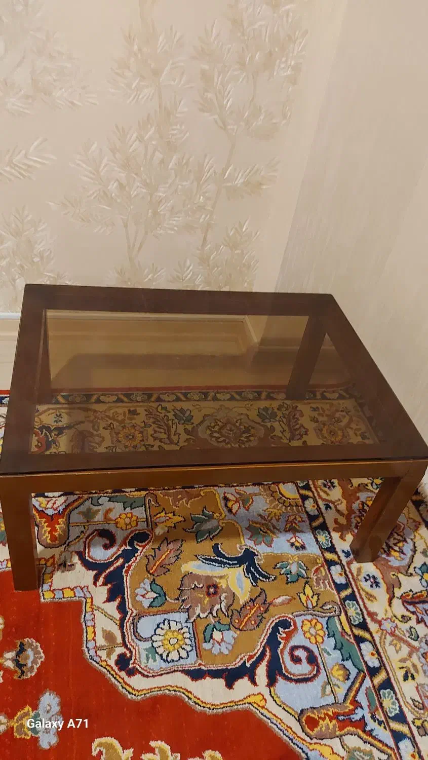 میز چوبی رویه شیشه|مبلمان خانگی و میز عسلی|اردبیل, |دیوار