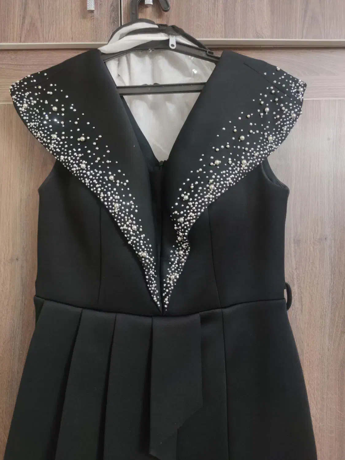 لباس مجلسی|لباس|اصفهان, برازنده|دیوار