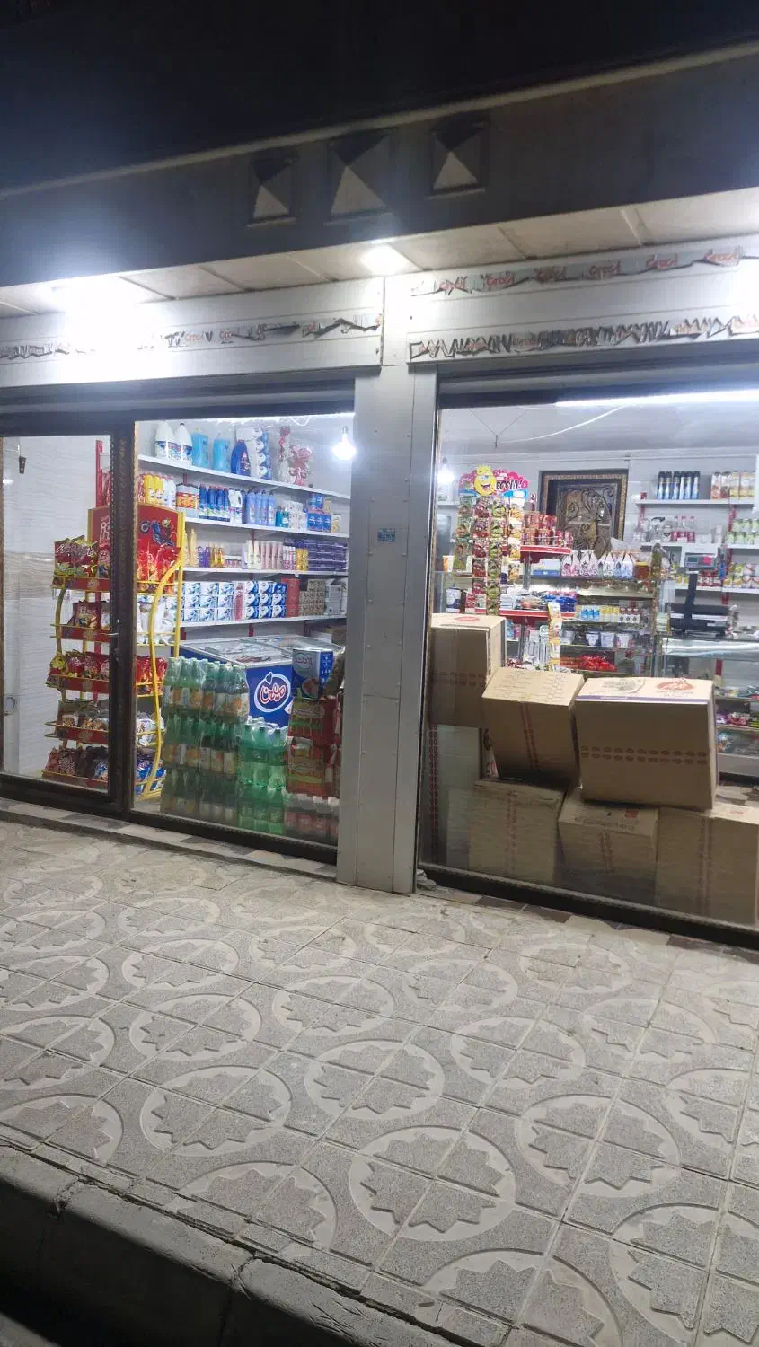 به یه فروشند خانم مجرد نیاز مندم|استخدام خدمات فروشگاه و رستوران|بهار, |دیوار