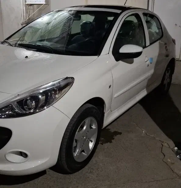 207 پاناروما دنده خشک|خودرو سواری و وانت|همدان, |دیوار