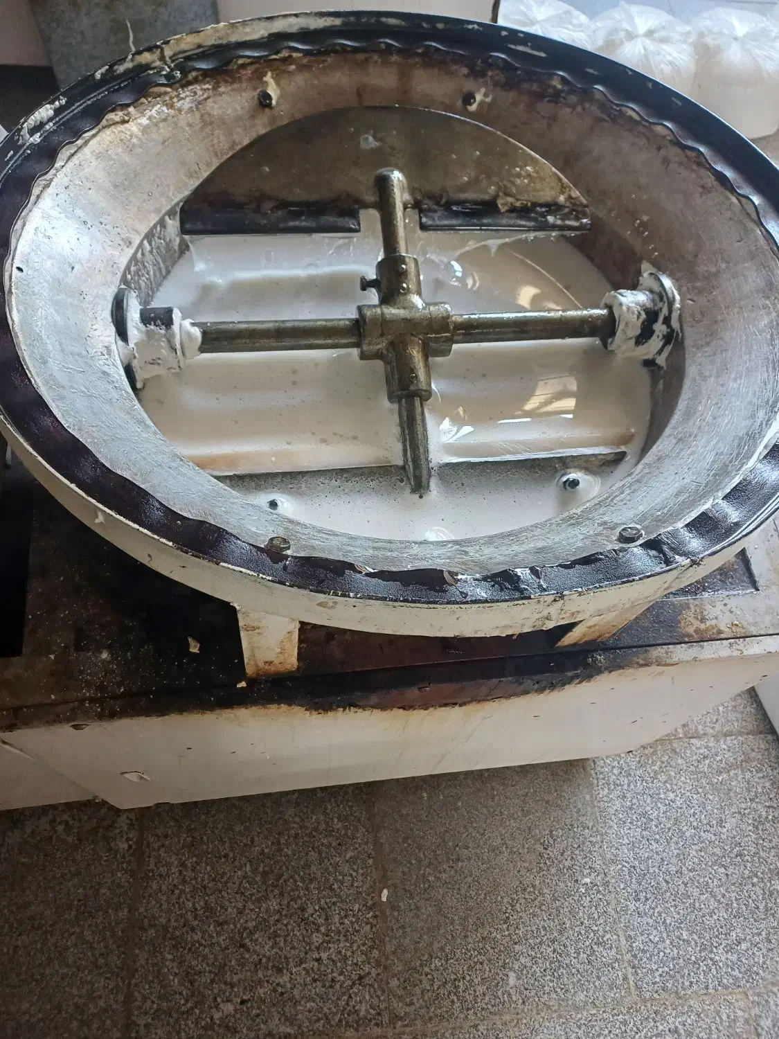 پاتیل گز، همزن و لول کن.|ماشین‌آلات صنعتی|قم, کوه سفید|دیوار