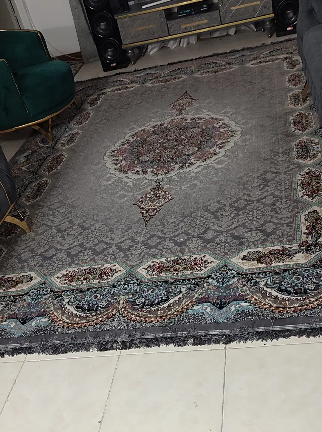 ۳ عدد ست فرش ۹ متری و یک عدد فرش یک در ۳ طوسی رنگ|فرش|ملارد, |دیوار