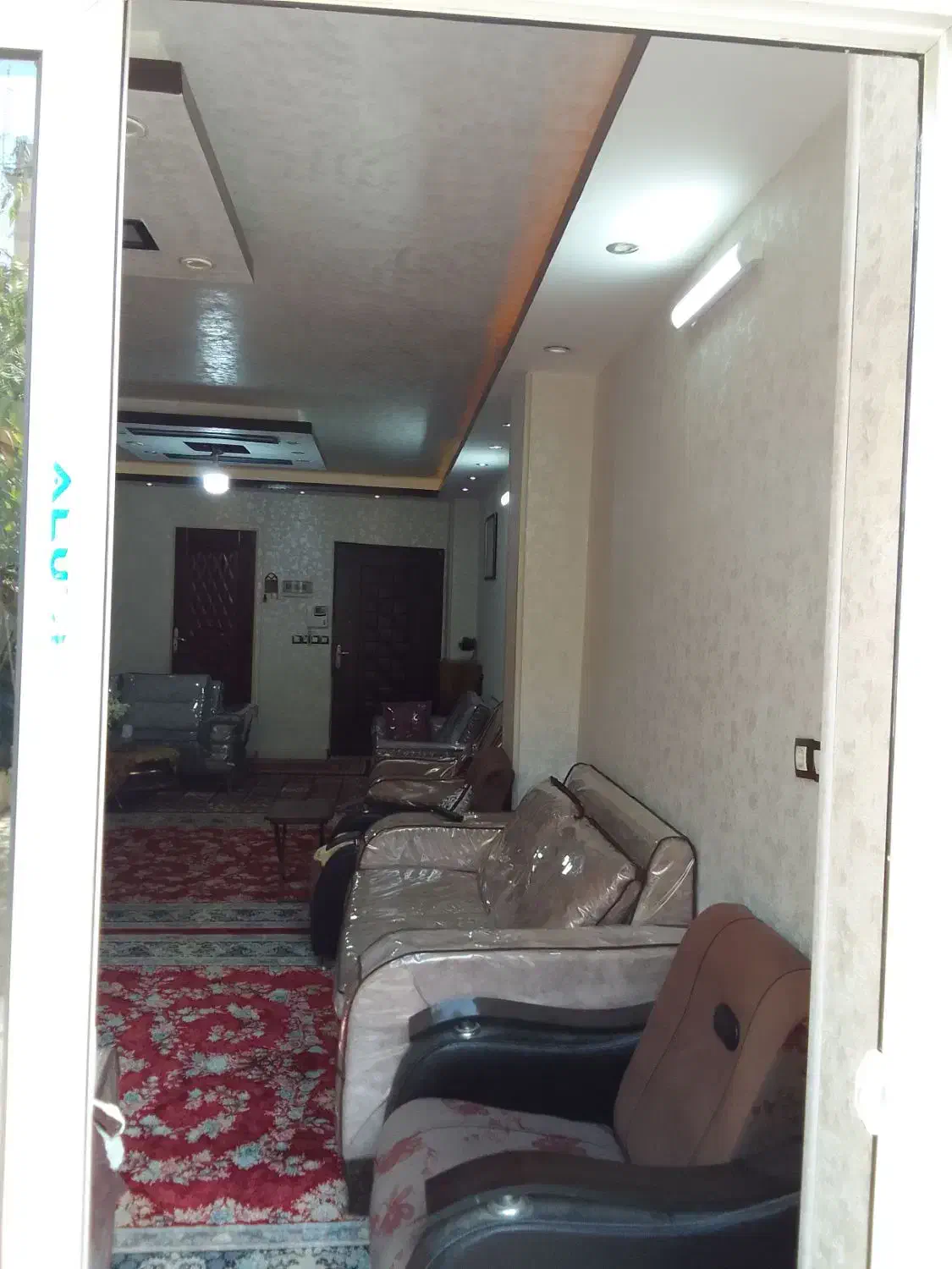 فروش واحدهمکف علامه‌ ۹۵ متر|فروش خانه و ویلا|شاهین‌شهر, طالقانی|دیوار