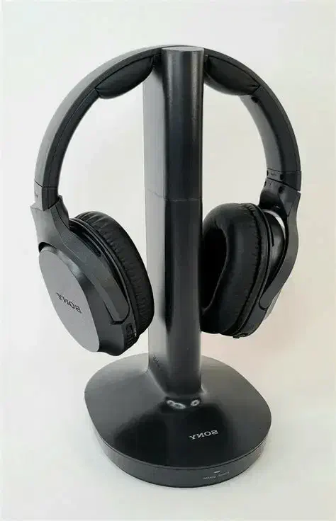 Sony RF400 Wireless  Headphones for TV Watching|صوتی و تصویری|شیراز, باغ تخت|دیوار