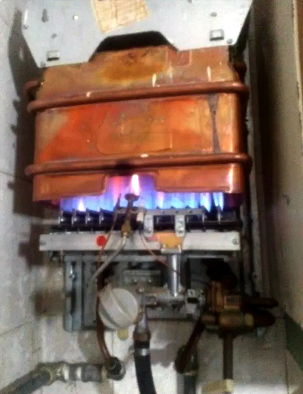 سرویس تعمیر کار تخصصی آبگرمکن گاز بخاری کل شهر24س|خدمات پیشه و مهارت|مشهد, آزادشهر|دیوار