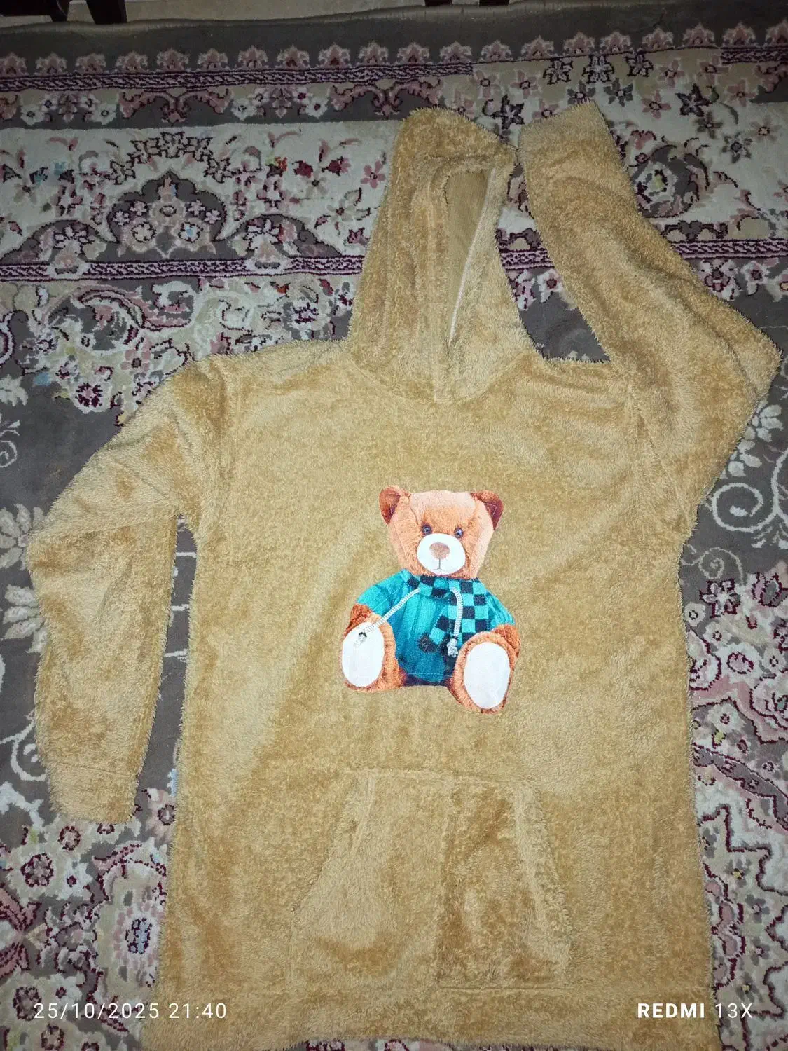 هودی نسکافه ای|لباس|بروجرد, |دیوار