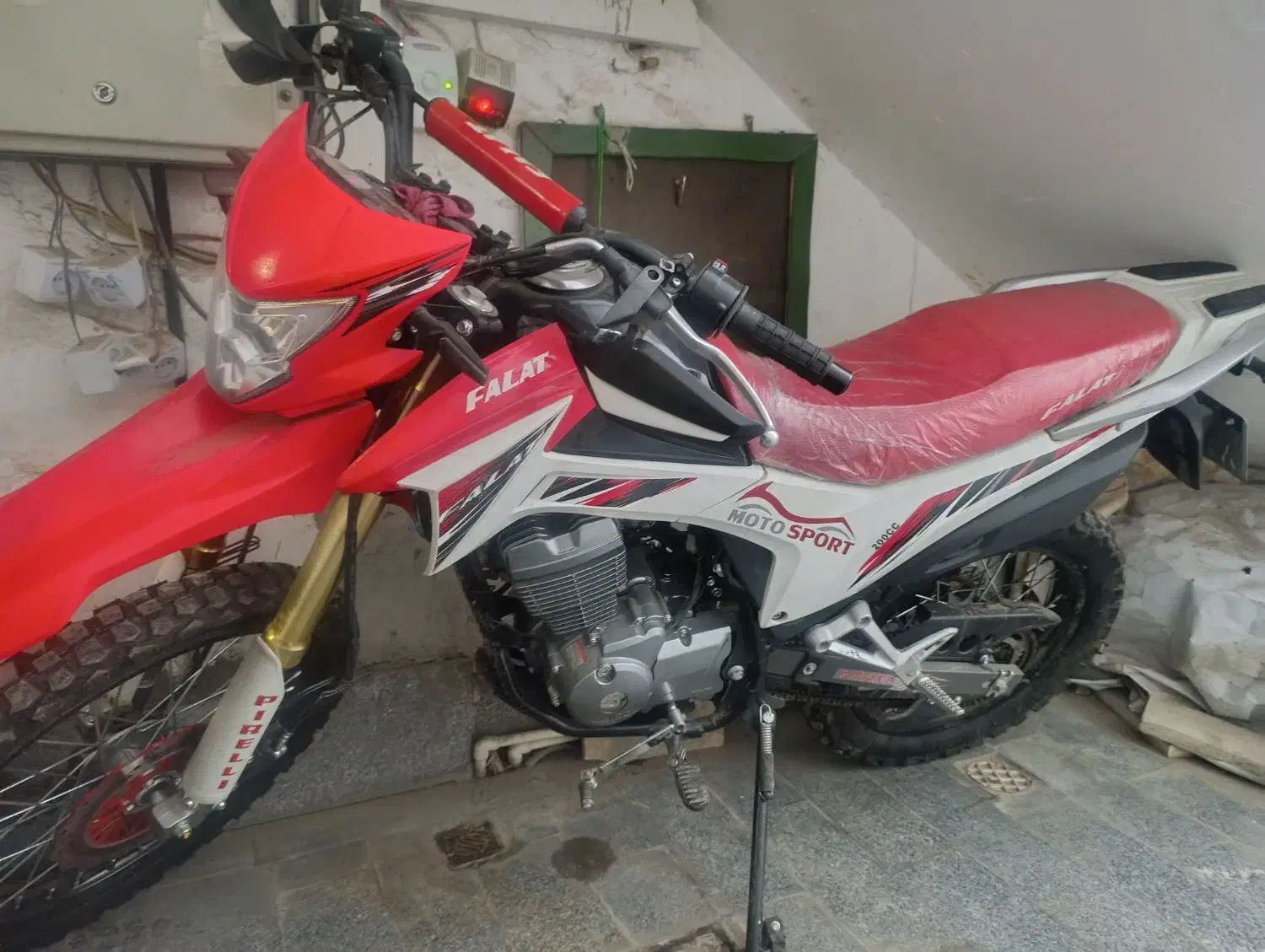 تلر فلات 200مدل 402|موتورسیکلت|مشهد, نوید|دیوار