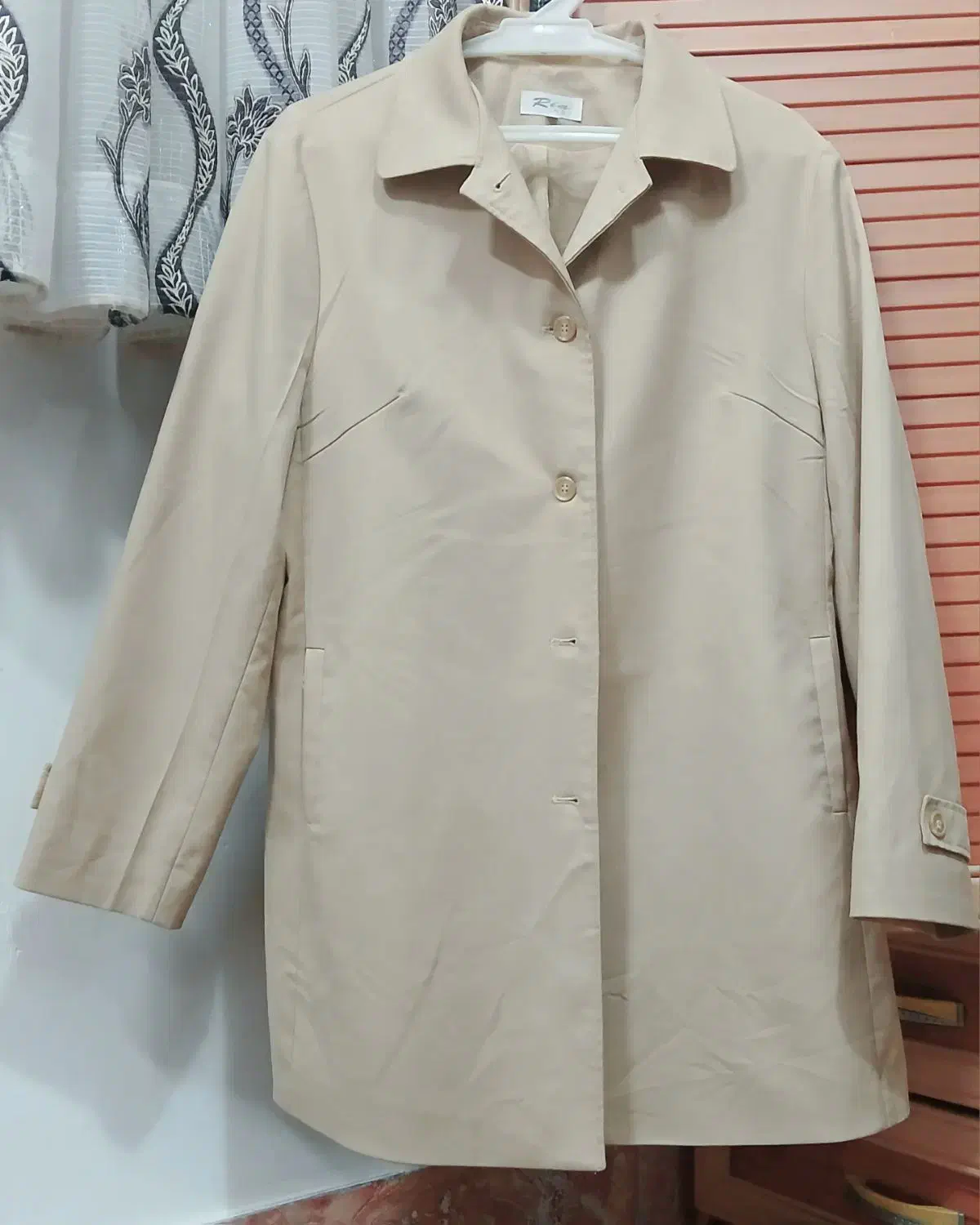 بارونی|لباس|بیرجند, |دیوار