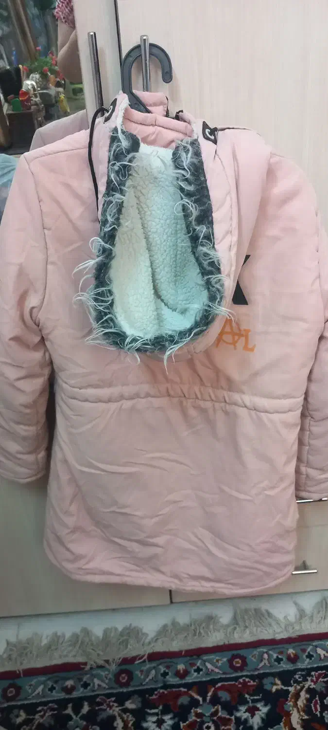 کاپشن دخترانه مناسب تا۱۳سال درحدود سالم وتمیز|کفش و لباس بچه|مشهد, ایثار|دیوار