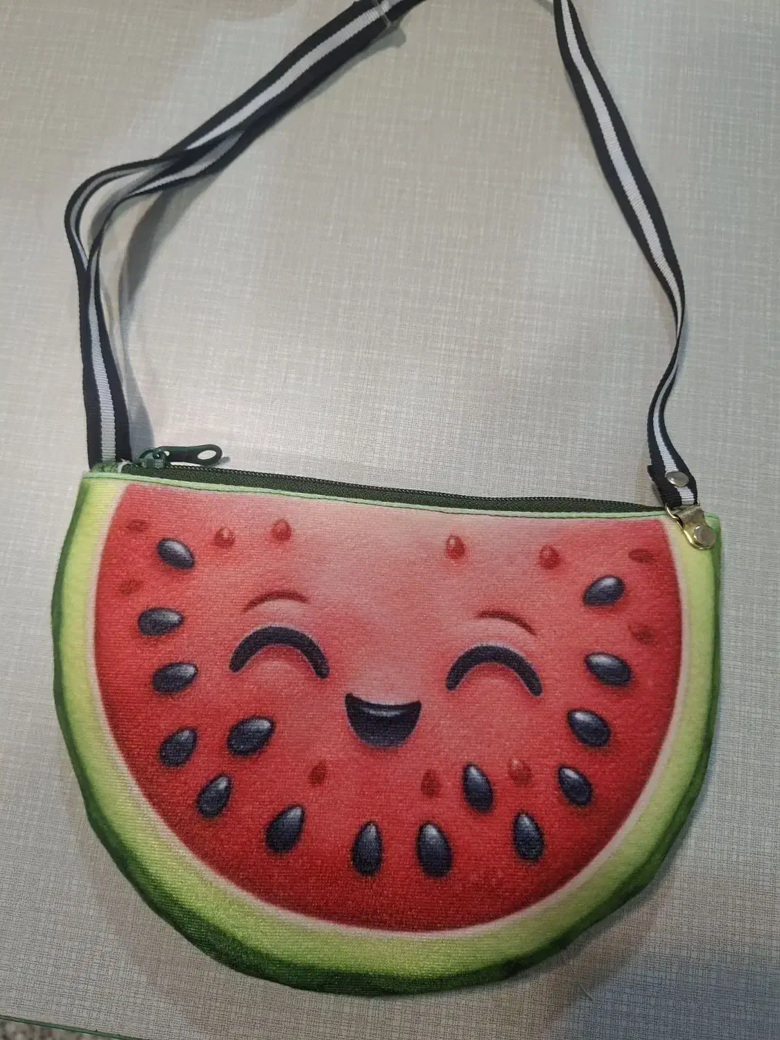 کیف رودوشی دخترانه مخمل یلدا طرح هندوانه|کیف، کفش، کمربند|نجفآباد, گلدشت|دیوار