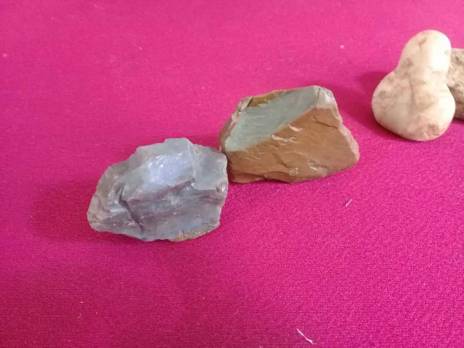با سلام  تعدای سنگ   و فسیل|صنایع دستی و سایر لوازم تزئینی|کرمانشاه, |دیوار