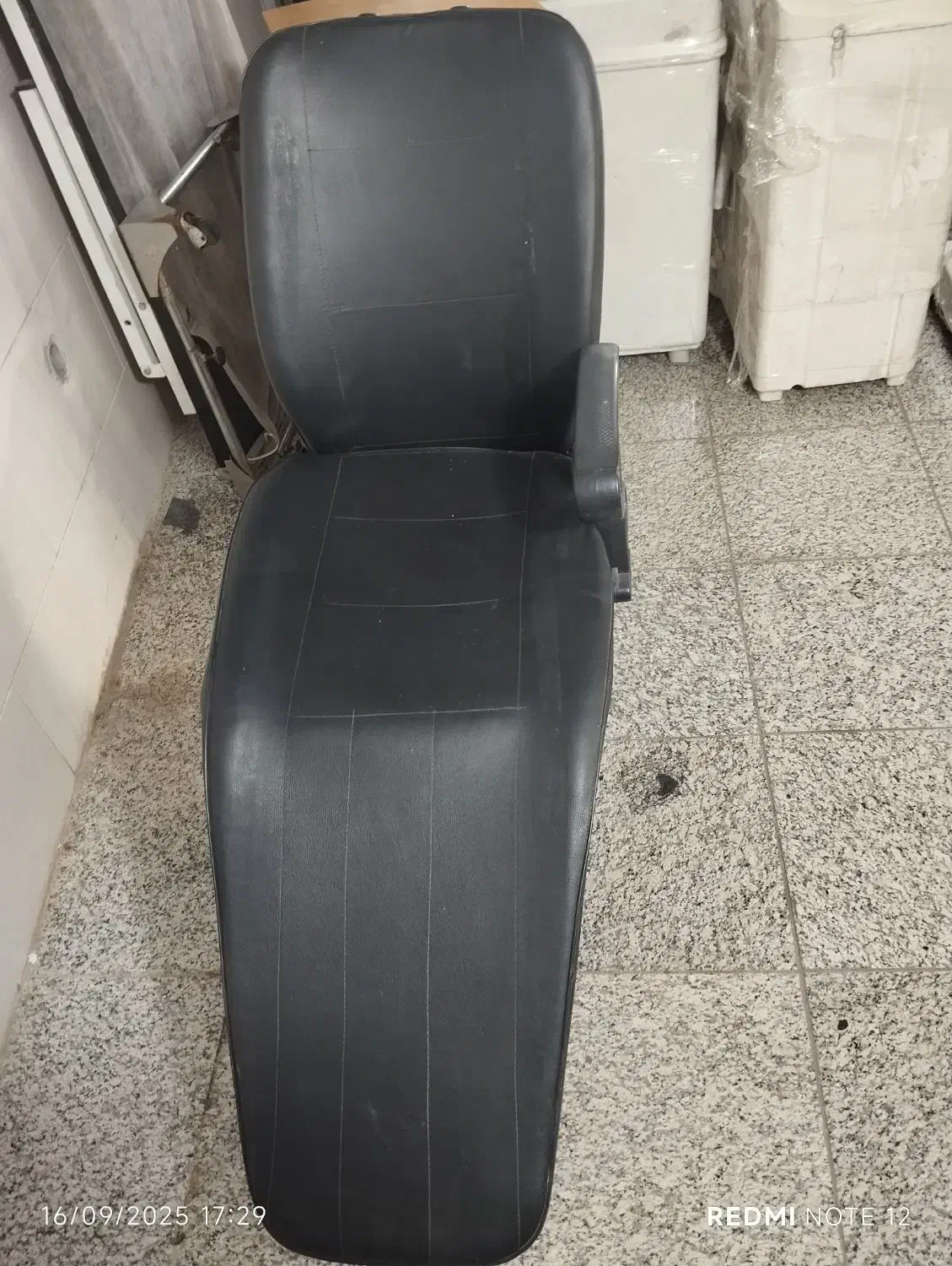 صندلی ارایشگاه|آرایشگاه و سالنهای زیبایی|یزد, |دیوار