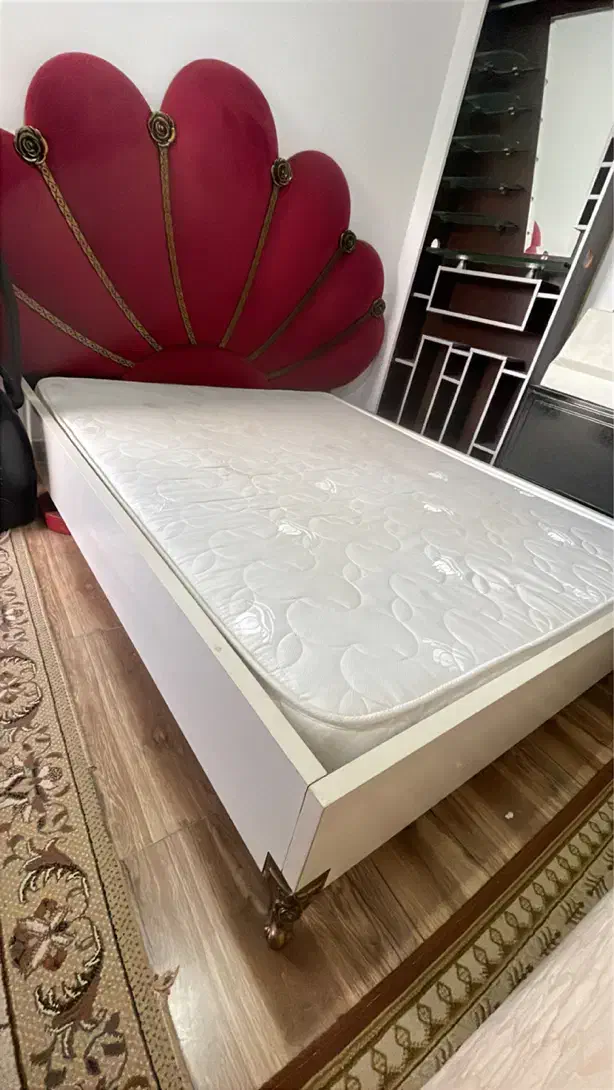 تختواب دو نفره شیک با دراور و اینه|تخت و سرویس خواب|چالوس, |دیوار