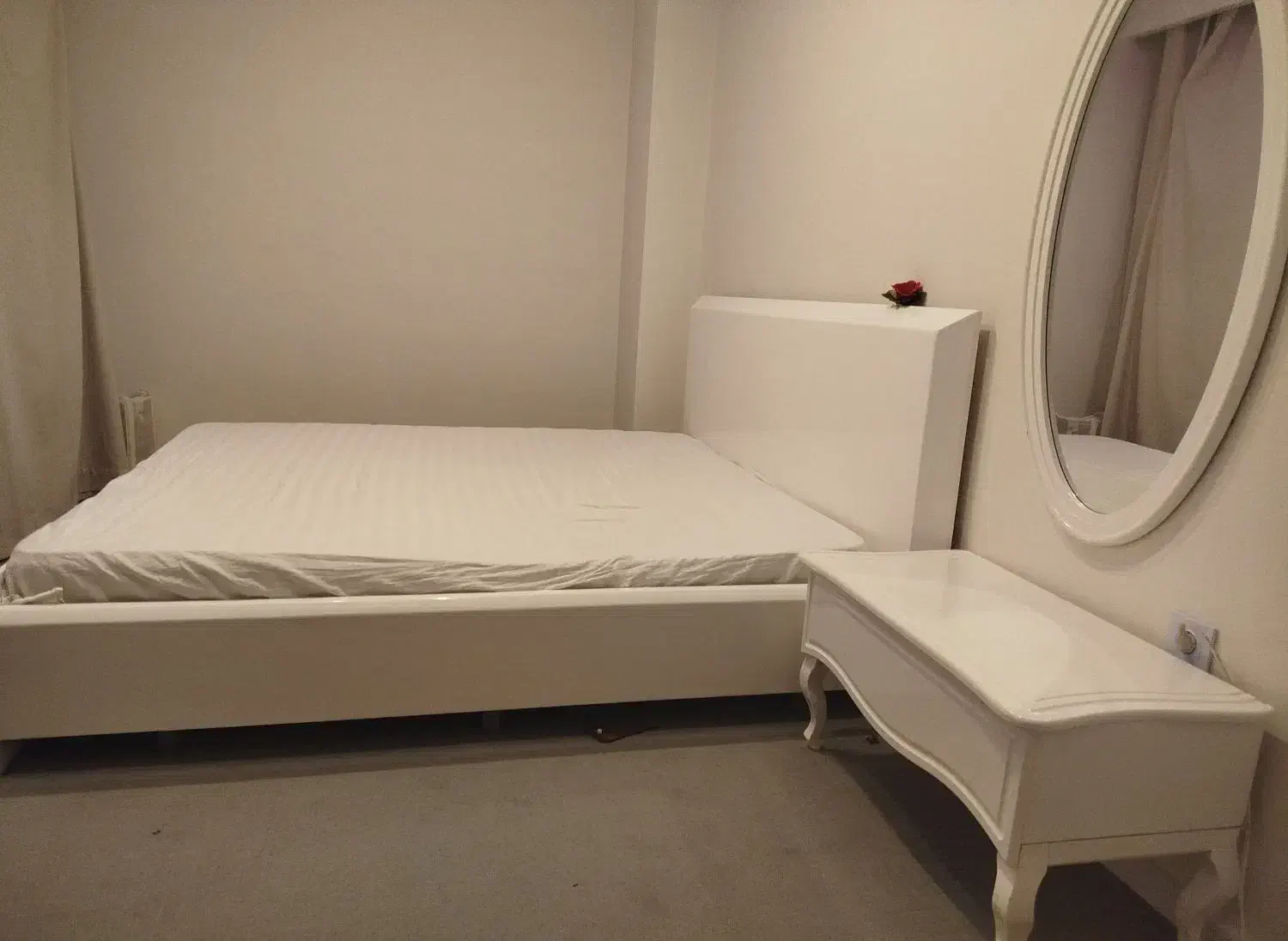 تخت خواب|تخت و سرویس خواب|بومهن, |دیوار