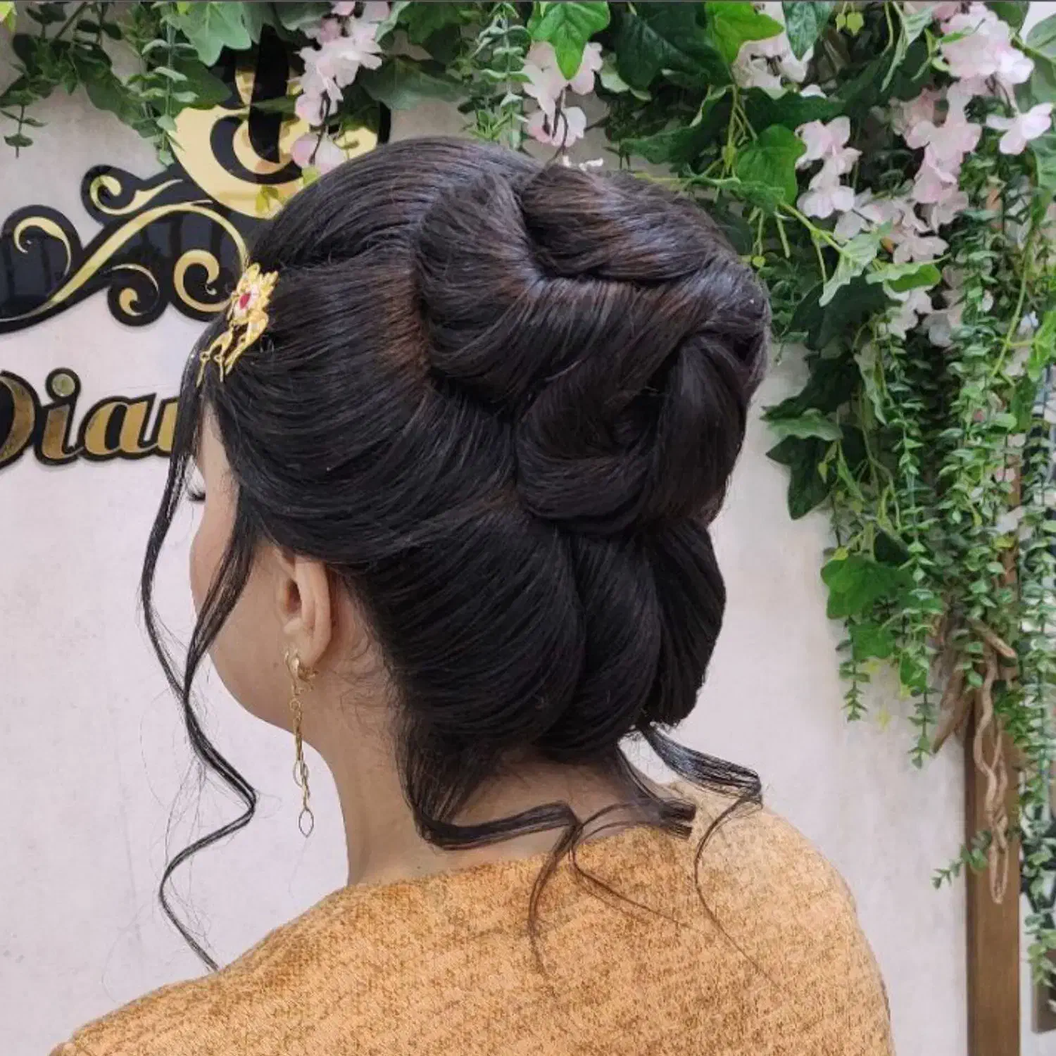 شنیون|خدمات آرایشگری و زیبایی|مشهد, ابوذر|دیوار