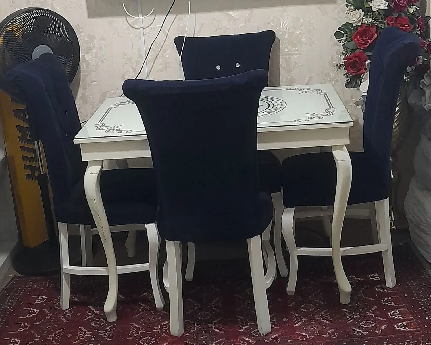 میز نهارخوری. میز عسلی. مبل ۷نفره. گنجه|میز و صندلی غذاخوری|مشهد, هفده شهریور|دیوار