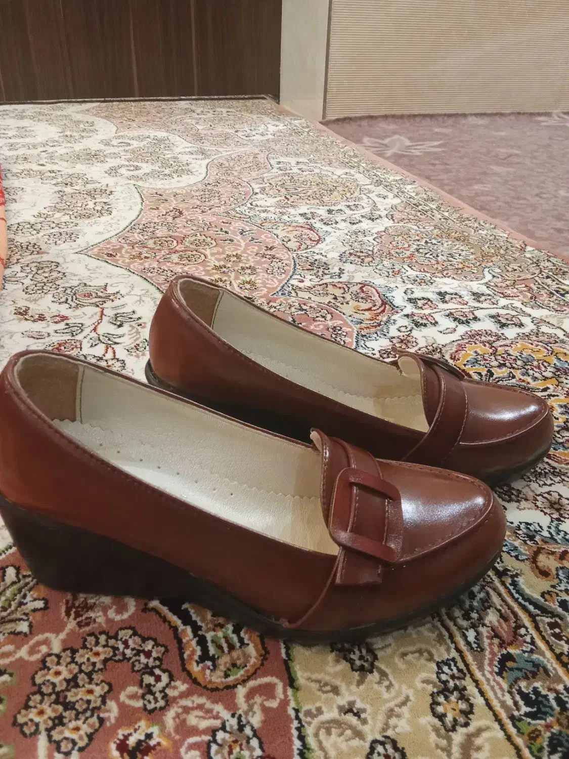 کفش زنانه|کیف، کفش، کمربند|برخوار, |دیوار