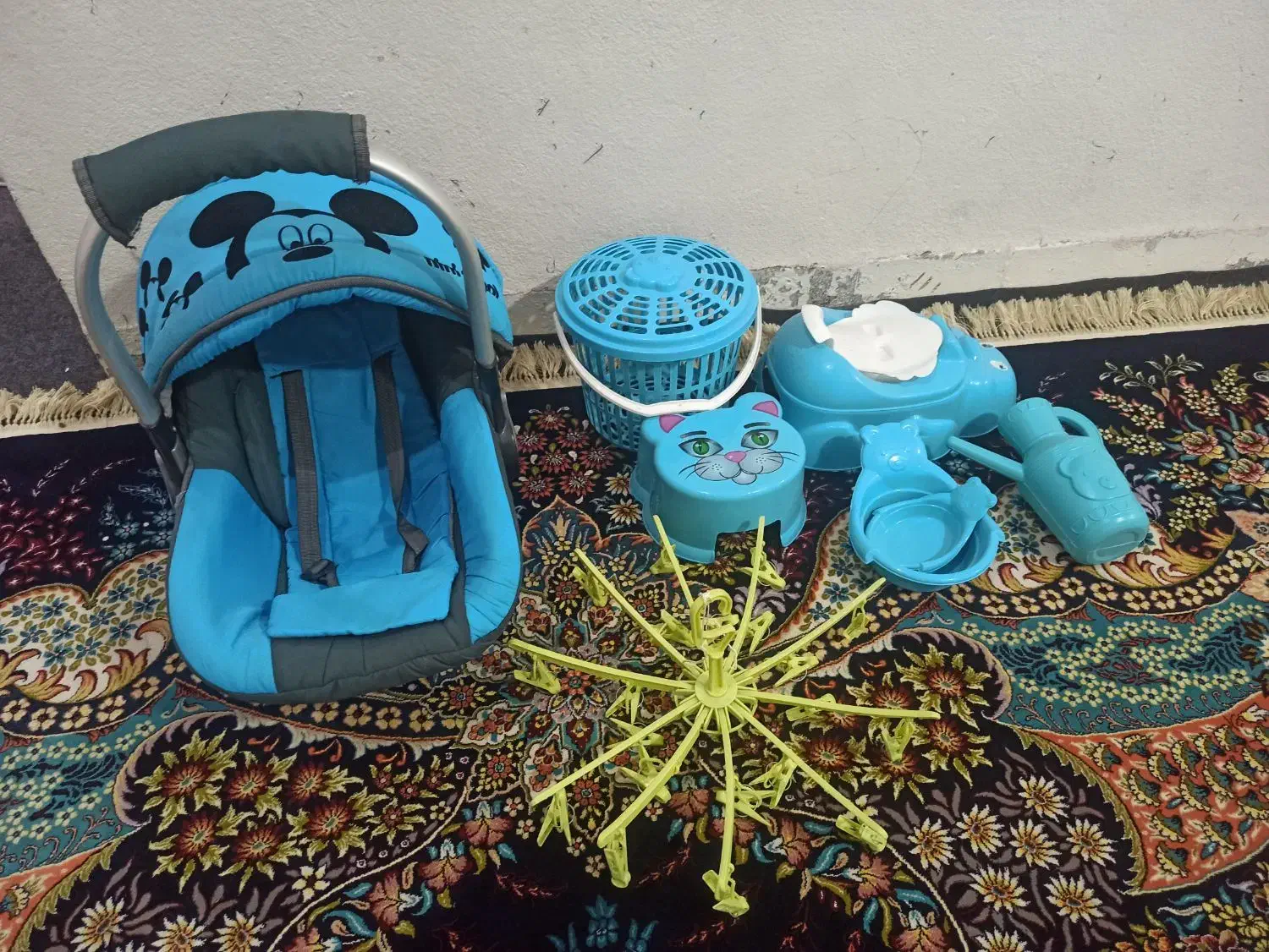 کریر کاملا سالم با وسایل نوزاد|اسباب و اثاث بچه|بندرعباس, |دیوار