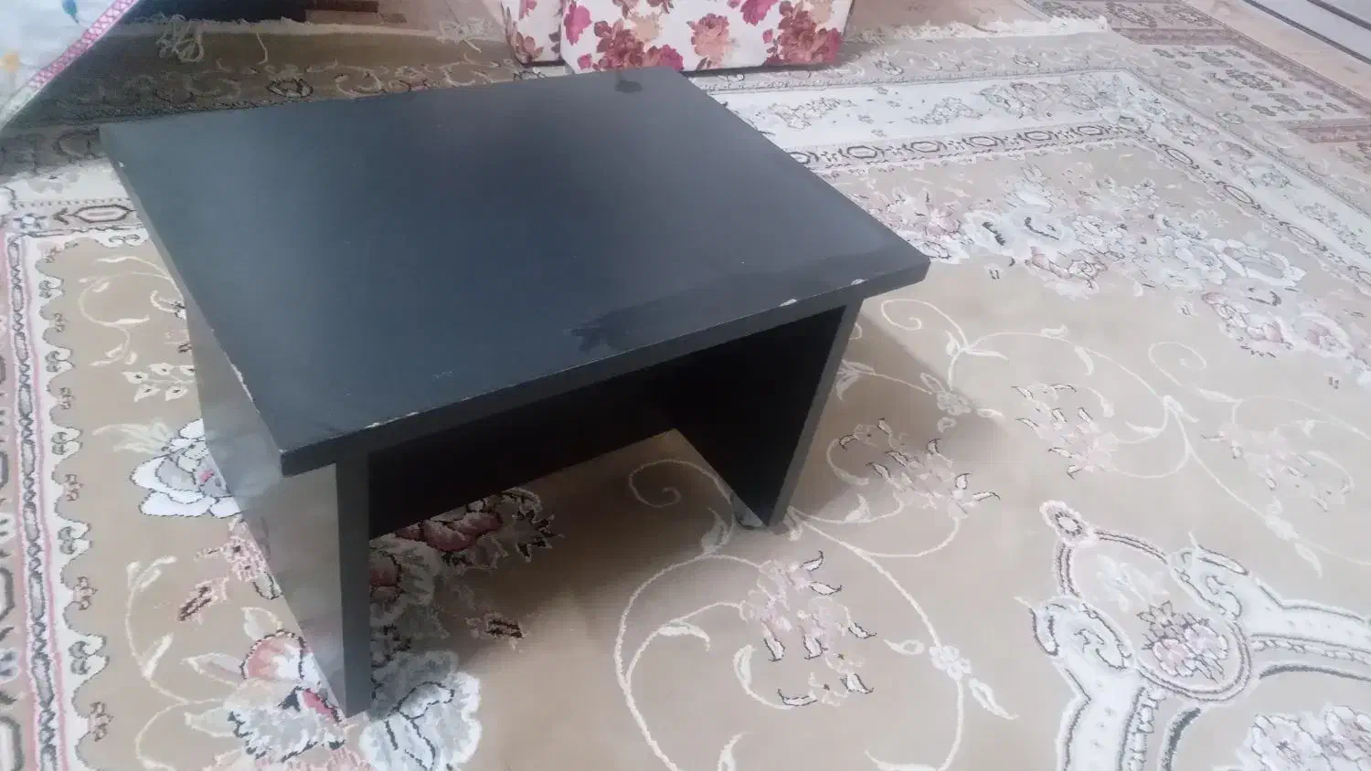 یک میز عسلی مربع|مبلمان خانگی و میز عسلی|گرگان, |دیوار