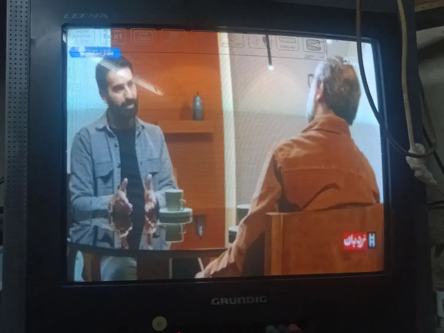 تلویزیون|تلویزیون و پروژکتور|آران و بیدگل, |دیوار