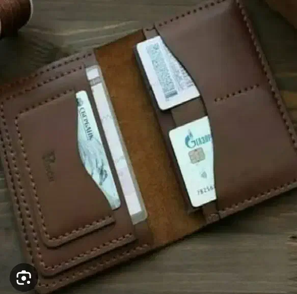 کیف مدارک گمشده|اشیا|بندر انزلی, جفرود پایین|دیوار