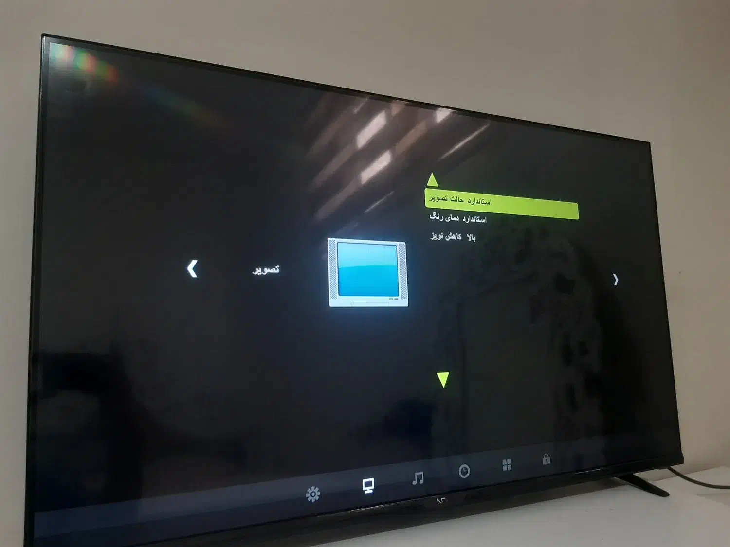 تلوزیون LED 43 سینگل HD کم کار و تمیز|تلویزیون و پروژکتور|اصفهان, باغ زیار|دیوار