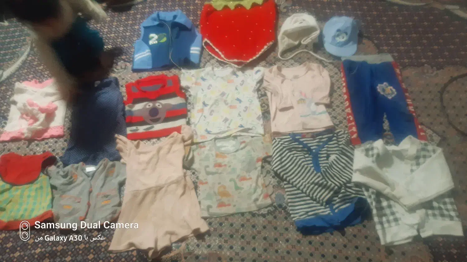 بزرگ لباس|فعالیت داوطلبانه|خاش, |دیوار