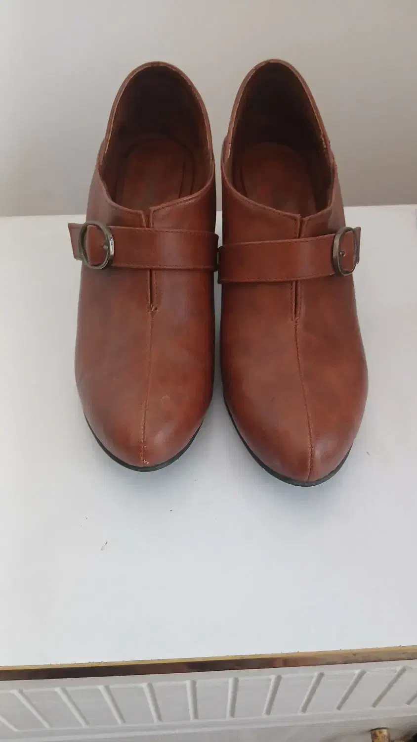 کفش|کیف، کفش، کمربند|مشهد, طرق|دیوار