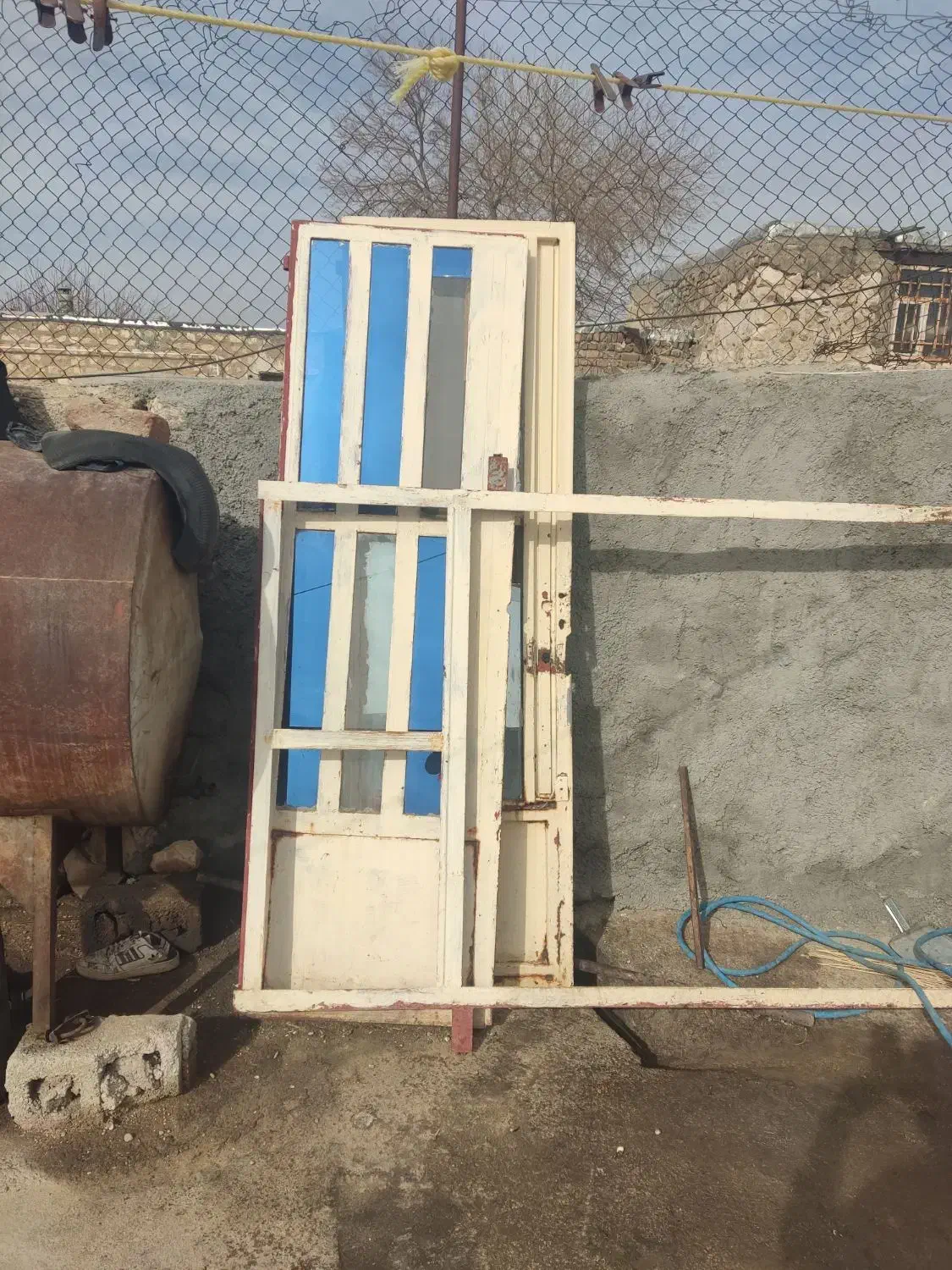 درب خانه|مصالح و تجهیزات ساختمان|گوآور, |دیوار